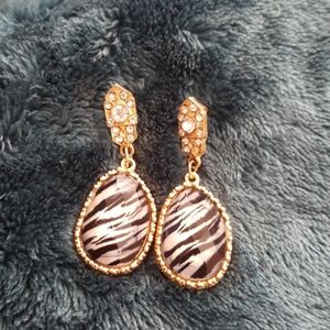 White and black tiger print fashion earrings